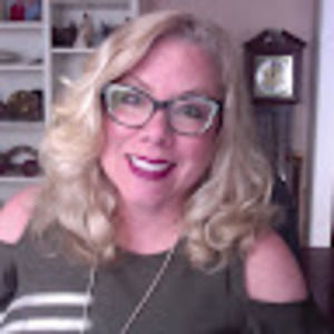 Meet your Posher, Julaire